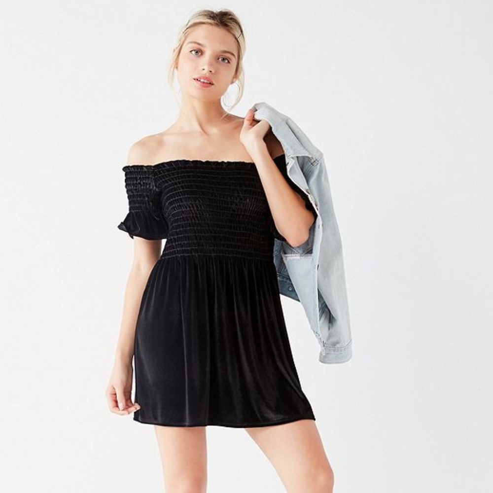 urban outfitters velvet black short party dress